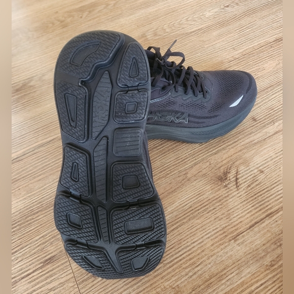 Size 12.5 Hoka  Bondi 9 Cuchioned. Road Runnig. All-Black Sneakers main image 6